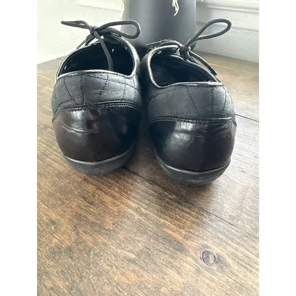 Stuart Weitzman brand stuart